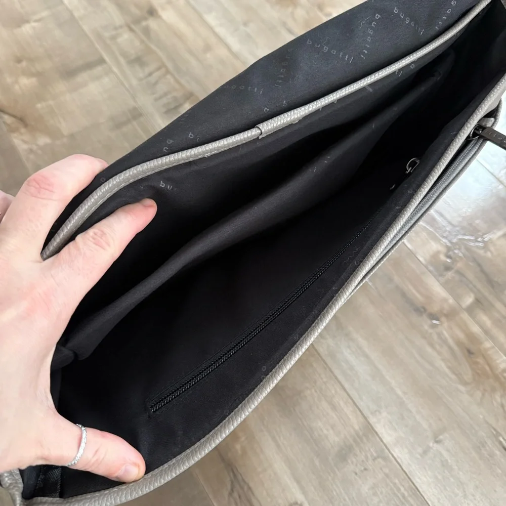 NEW Bugatti Computer Bag‎ Messenger Crossbody Briefcase JB Hunt Pebbled Taupe